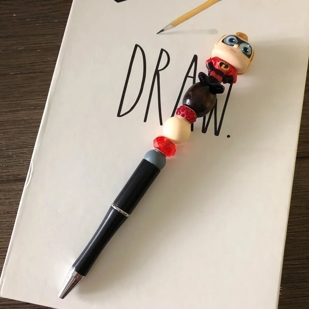 Disney Doorables: The Incredibles: Mr. Incredible (Bob Parr) handmade beaded pen
